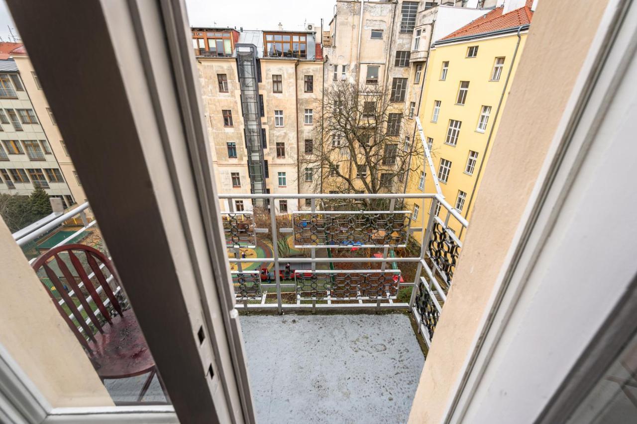 Apartments Safarikova 18 Прага Экстерьер фото