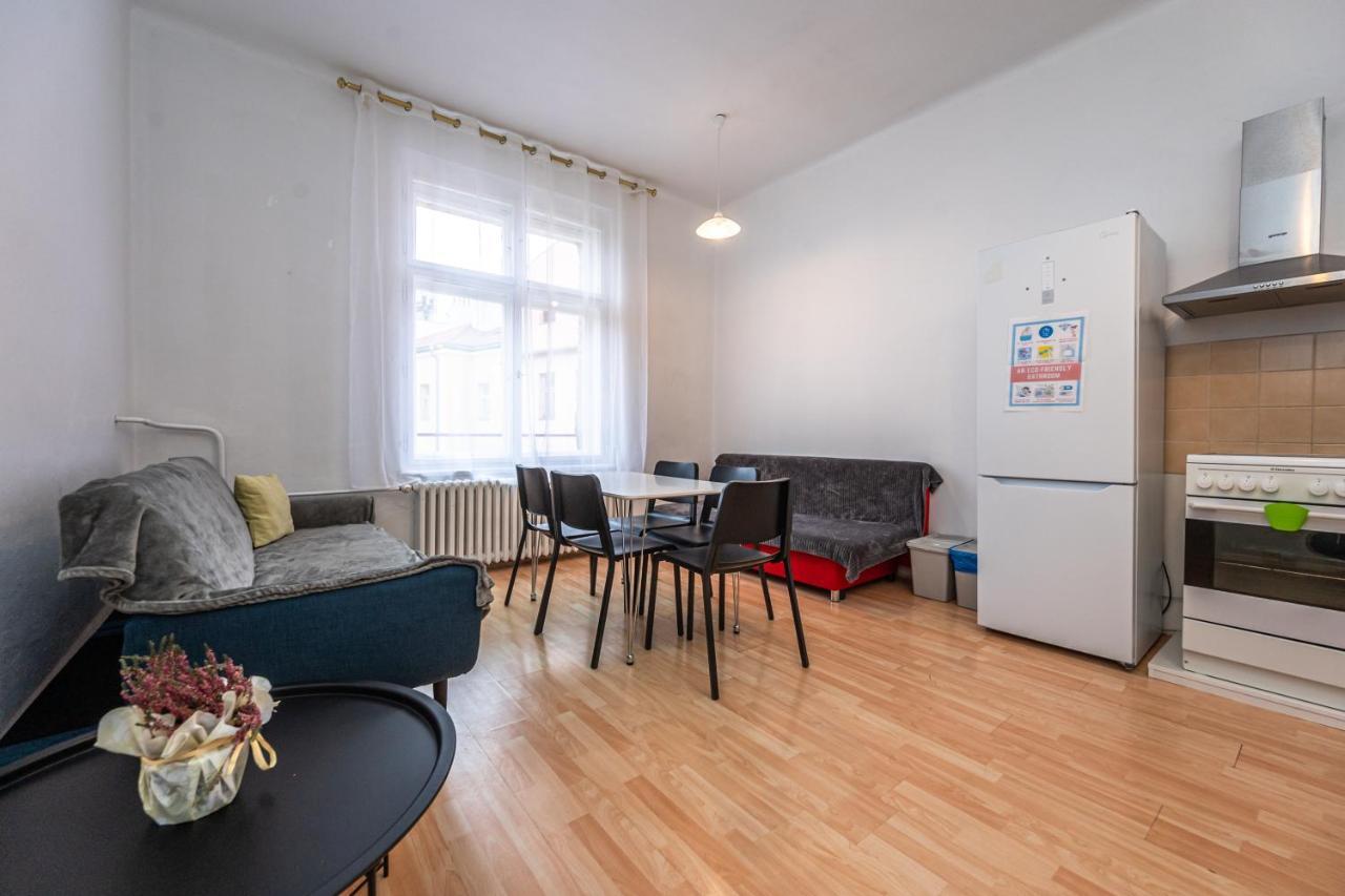 Apartments Safarikova 18 Прага Экстерьер фото