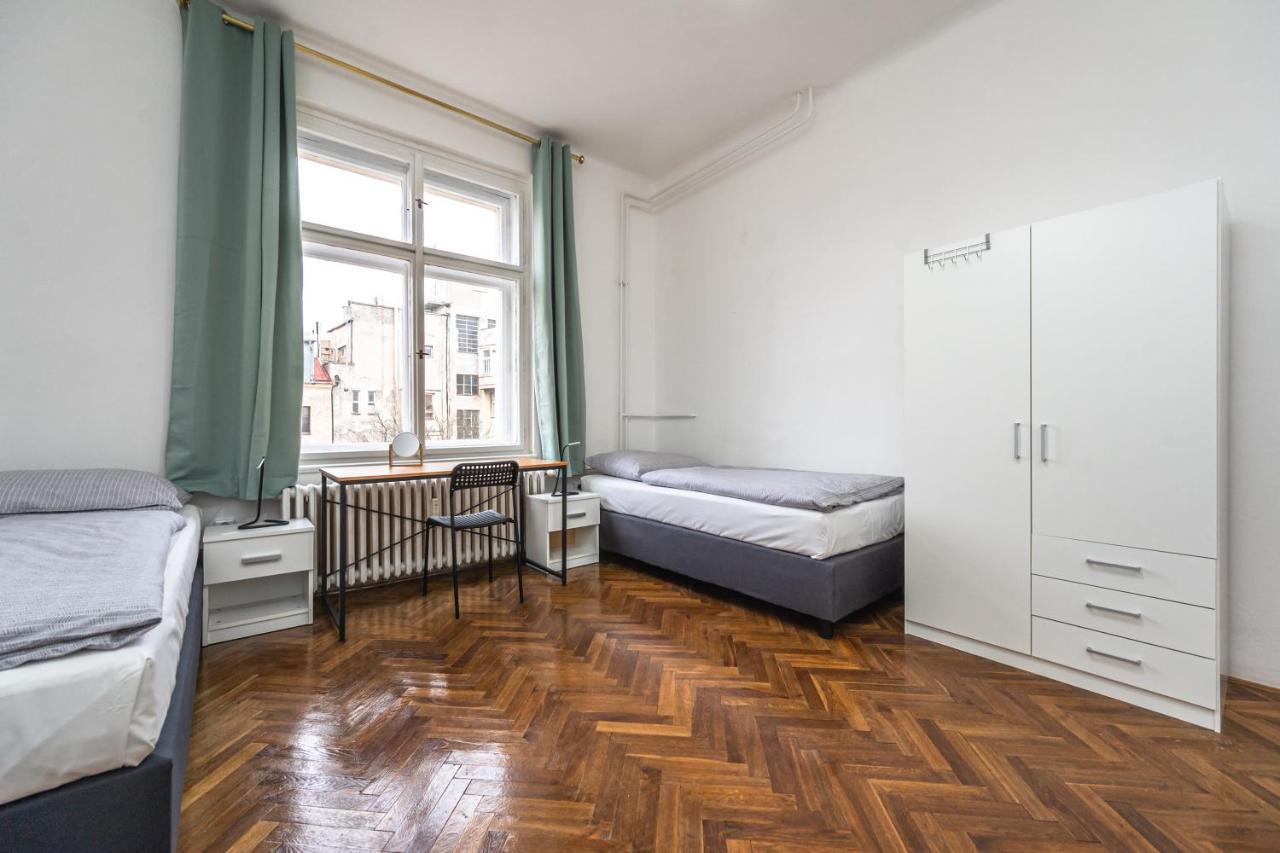 Apartments Safarikova 18 Прага Экстерьер фото