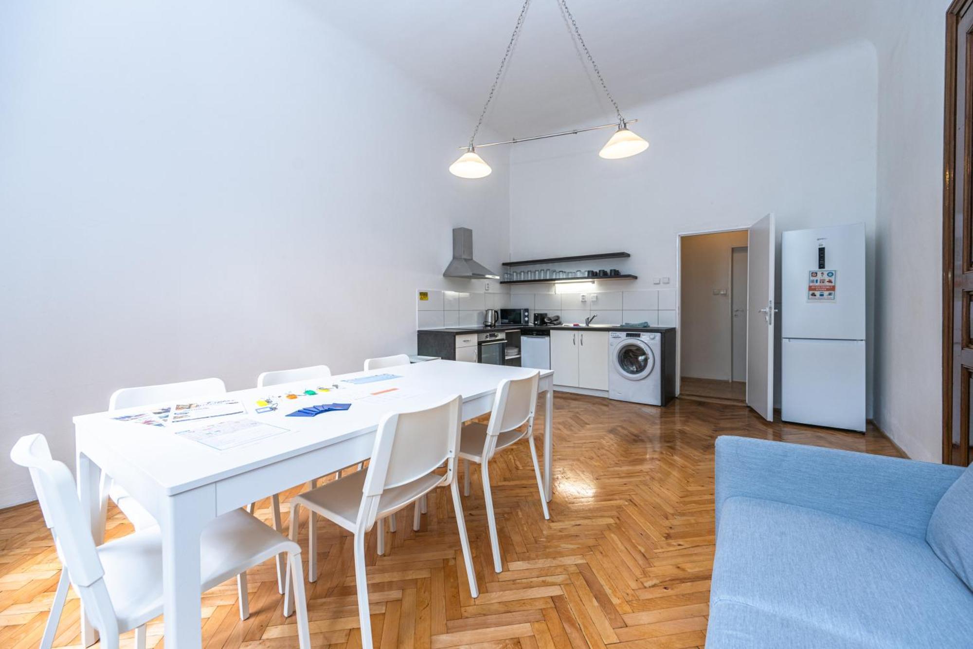 Apartments Safarikova 18 Прага Экстерьер фото