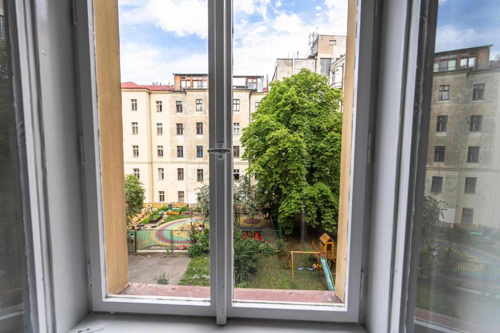Apartments Safarikova 18 Прага Экстерьер фото