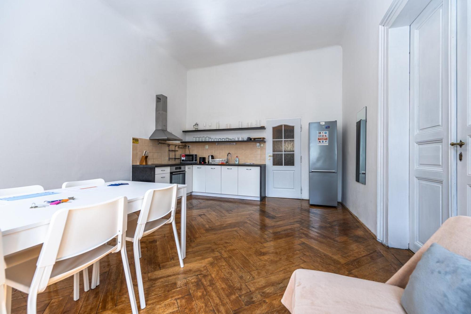 Apartments Safarikova 18 Прага Экстерьер фото