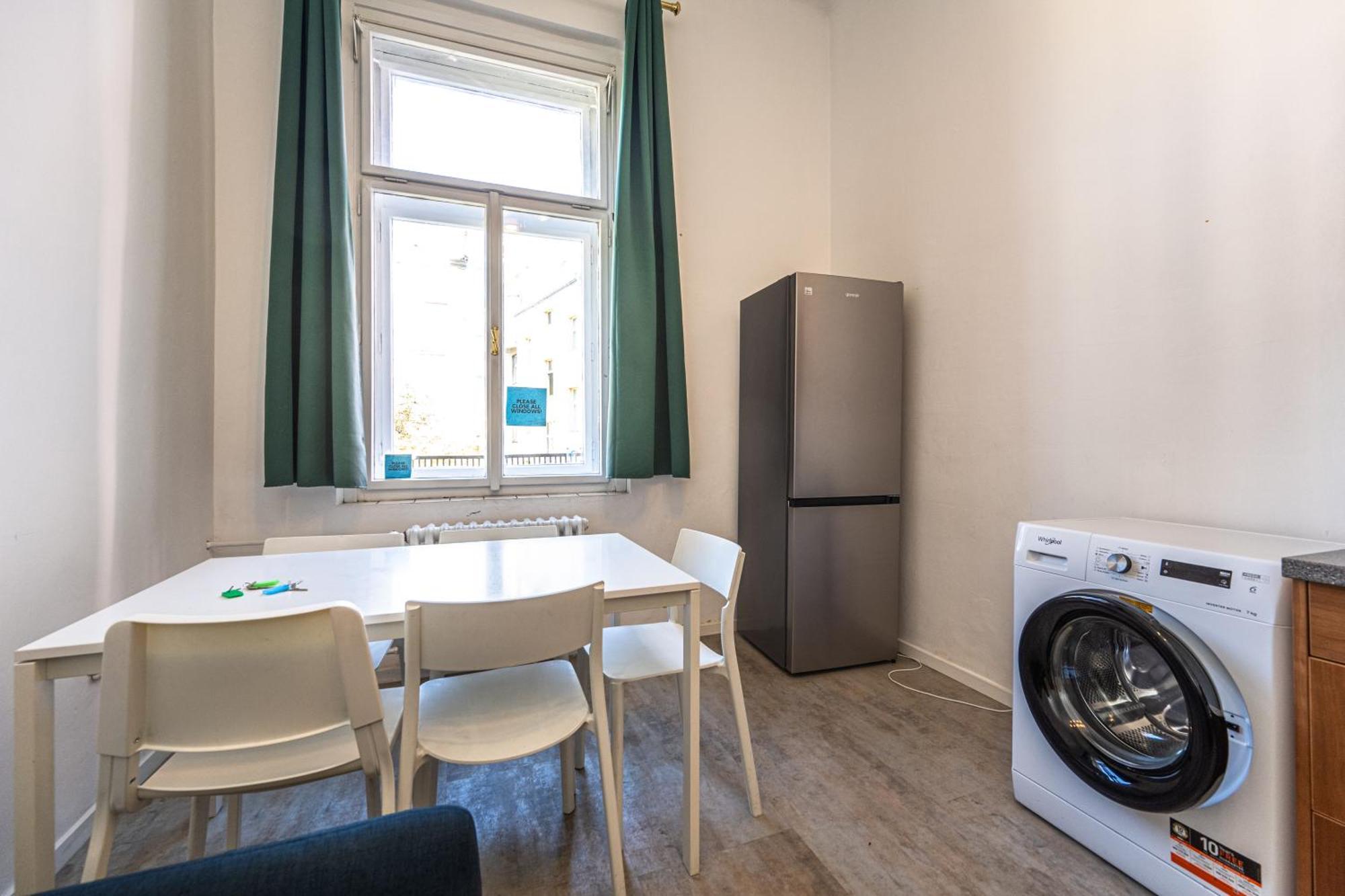 Apartments Safarikova 18 Прага Экстерьер фото