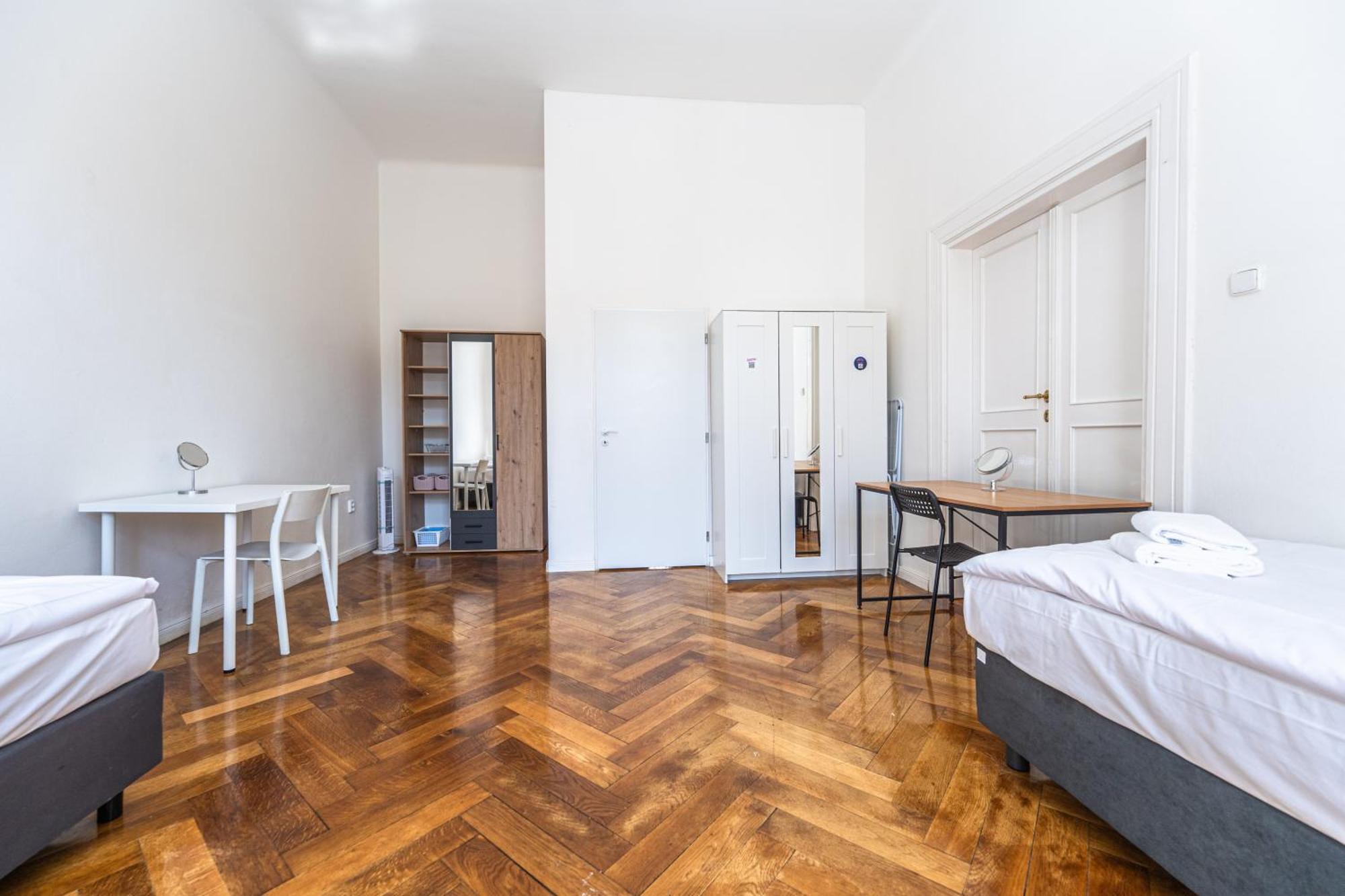 Apartments Safarikova 18 Прага Экстерьер фото