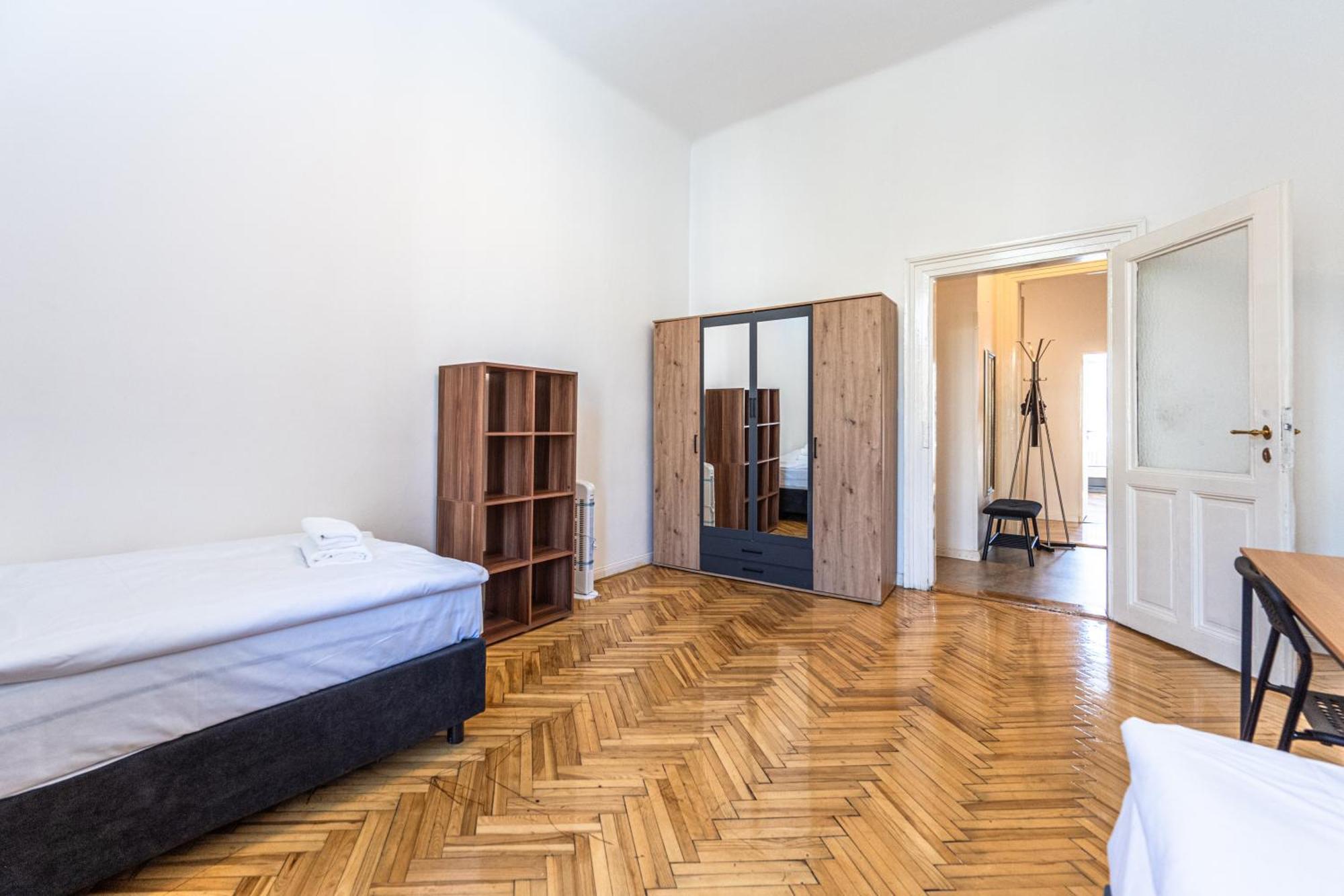 Apartments Safarikova 18 Прага Экстерьер фото